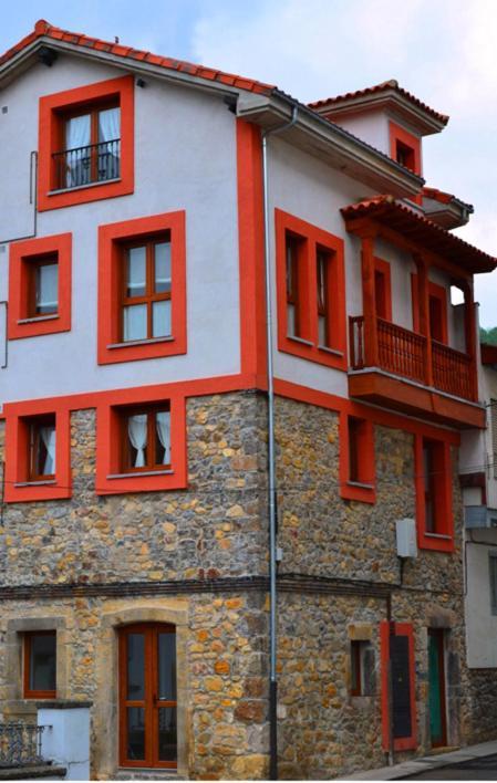 Apartamentos El Pigazu Onís المظهر الخارجي الصورة